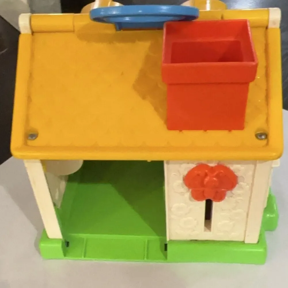 Fisher-Price Discovery Cottage 136 Toy House 1984 for Jumbo Little People